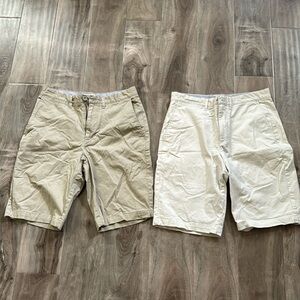 Men’s khaki short (2) size 28
